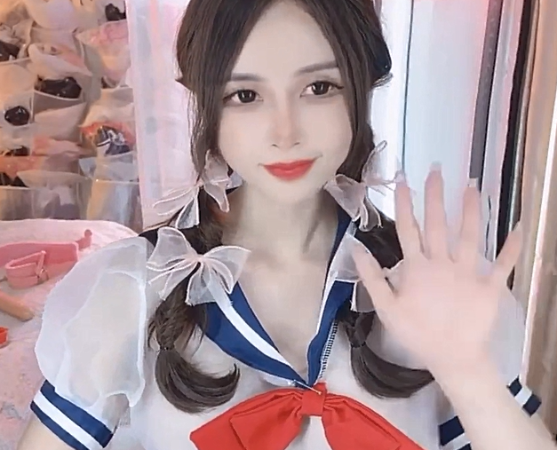 【Stripchat】表面清纯反差脐钉少女「agatha」双马尾JK服开档黑丝玩AV棒，白虎嫩逼高潮猛烈颤抖