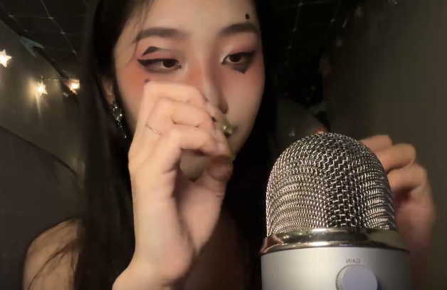KC好想睡觉 巫女在麦克风上舔耳 1V151M百度盘