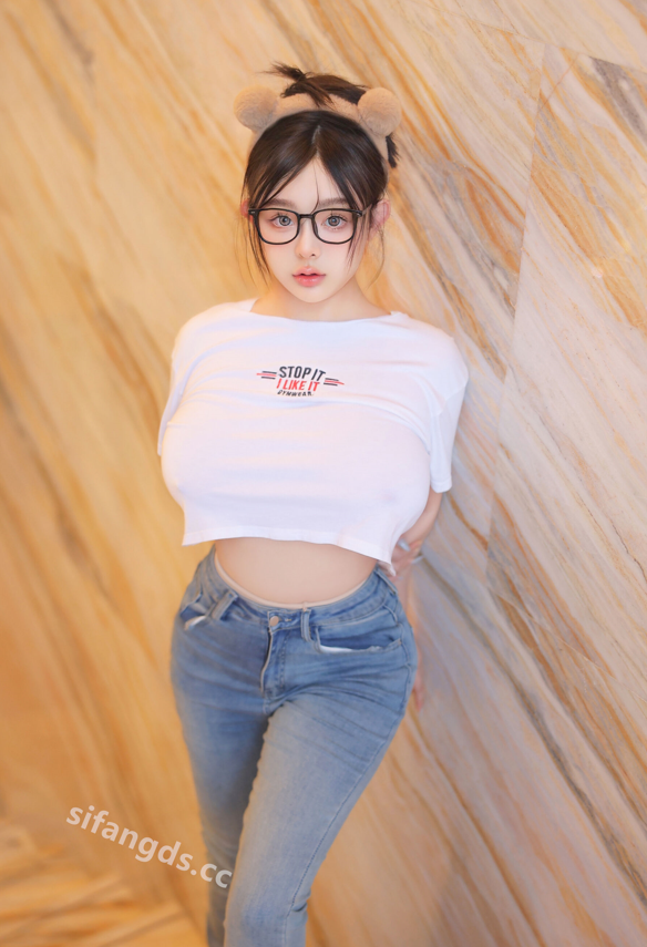 秀人网 娜娜子 童颜巨乳 大尺度高价作品 奶子超棒 【81P3V1.13G】