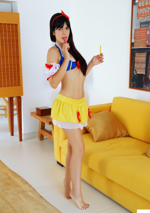 欧美高颜值美乳长腿嫩逼女神 Leni Doll-Beauty 大尺度私拍套图【98P645M】