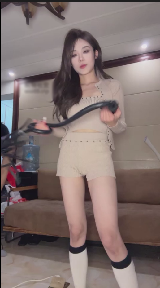 玩物直播不知名美女&amp;楠熙-双S双M寸止比赛【1V】【1.22G百度云】