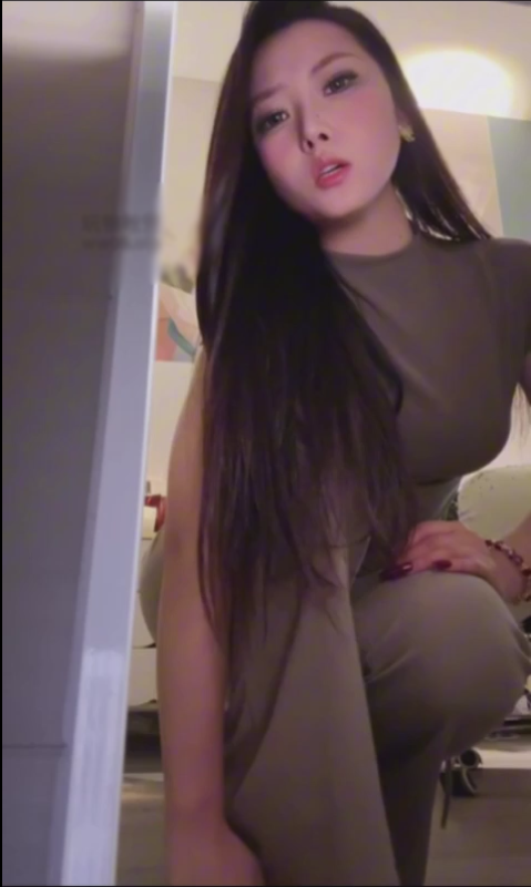玩物直播婉婉大魔王-剧情红绿灯后妈发现儿子【1V】【244MB百度云】