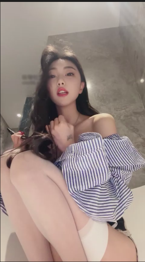 玩物直播凉子阿-20250215 浴缸羞辱恋臭癖【1V】【921MB百度云】