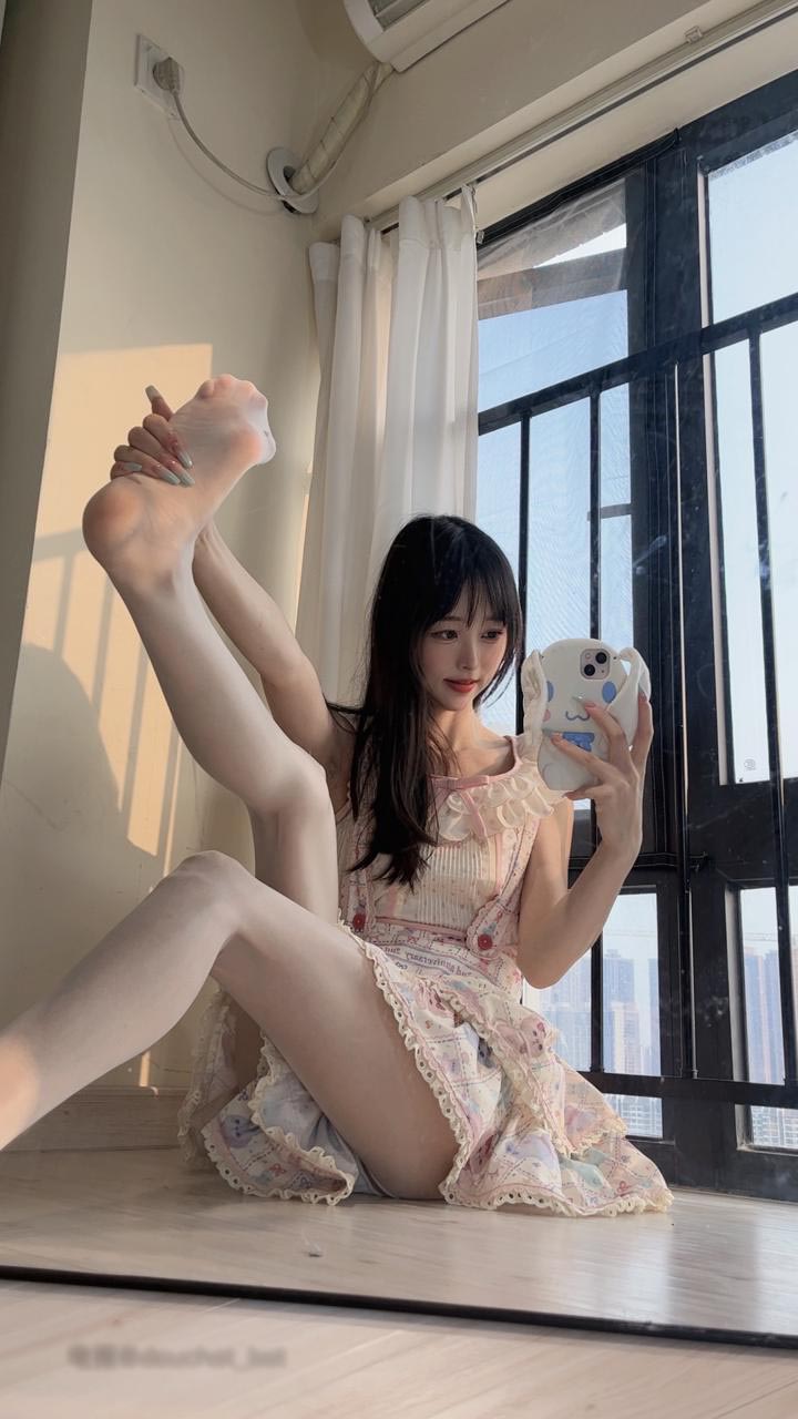 【新】抖音小甜酒子-铁粉空间订阅合集【536P+27V】【558MB百度云】
