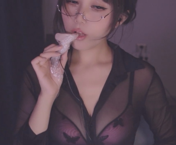 左颜玉很下饭    妻子的新衣  1V72M百度盘