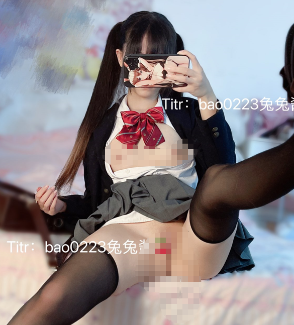 兔兔酱(幼兔,兔兔洋) – 新作 10分钟 Cos [肛塞渔网袜+小恶魔]