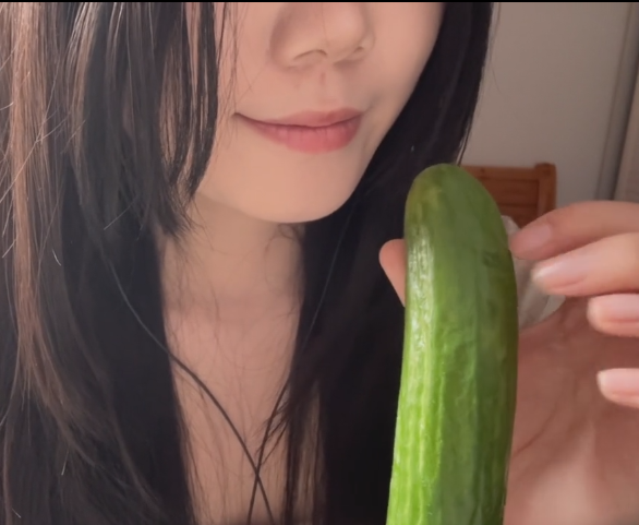 小诺眠绵 甜吃黄瓜+一点 1V105M百度盘