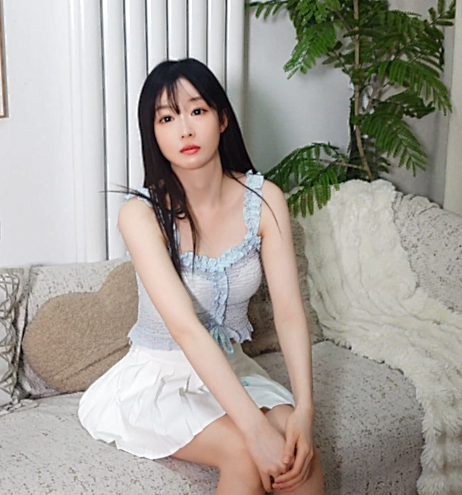 白嫩StripChat主播xiaoqing_1811摄影师全裸私拍流出