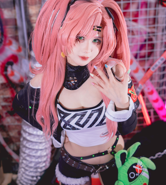 Pyon Lay - Nicole Demara