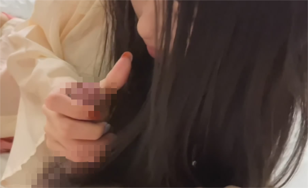 大屌哥和刚刮完逼毛的护校女友❤️穿上汉服做爱观音坐莲快速抽插高清无水印版 342M