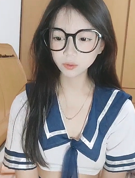 十个眼镜九个骚 清纯校花【学妹诱惑】道具自慰狂插