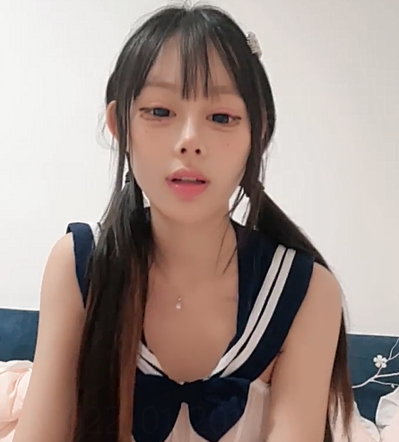 【07年女大】清纯校花 又被干了 道具爆菊 啪啪 狂射一身