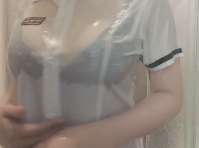 菜菜cyl不好吃  3月2.0 半透明情趣洗澡 抓挠 1V499M百度盘