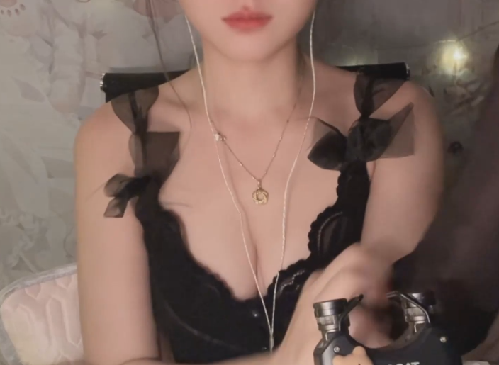 欣崽奶盖 细腻手丝and视觉触发 1V426M百度盘