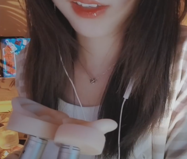 不吃肉的小兔叽 亲手为你剪发造型 1V142M百度盘