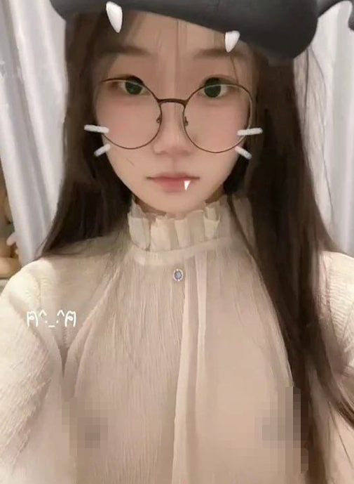 美少女#小鱼可颂自拍福利
