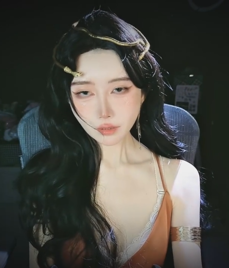 秋水_异域蛇女_异域风情蛇女の孔雀鱼近距离怼脸 1V93M百度盘