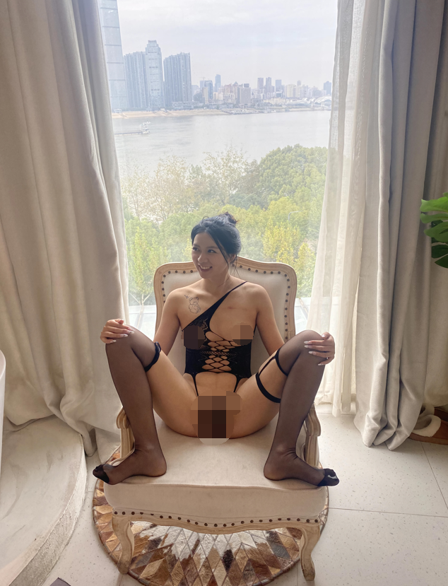 希威社红模七七无水印珍藏版唯美最新(2025年四月末流出)大尺度私拍【1291P5.16G】