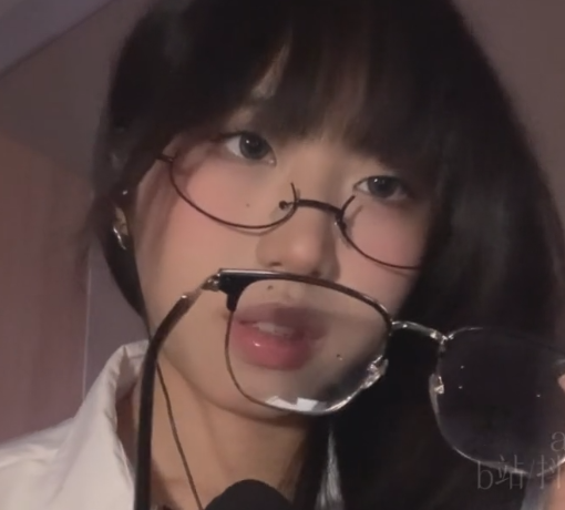小0觉觉猪 舔眼镜 1V102M百度盘