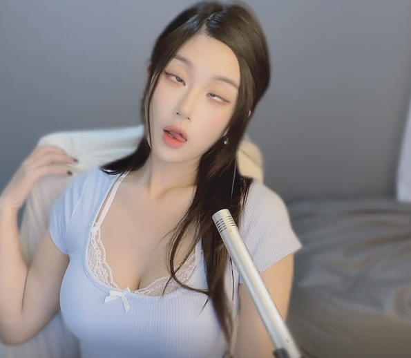 桃子baby 抓椅子返场+潮到翻白眼  1V211M百度盘
