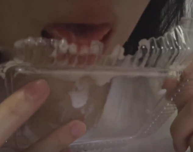 觉觉不困 舔酸奶  1V89M百度盘