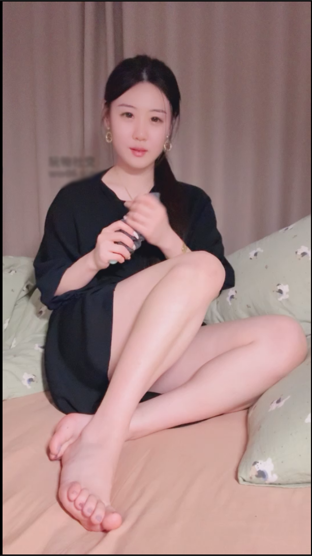 玩物直播夏主-20250321 红绿灯：贤妻把绿帽老公和他妈都调成贱狗（上）【1V】【678MB百度云】