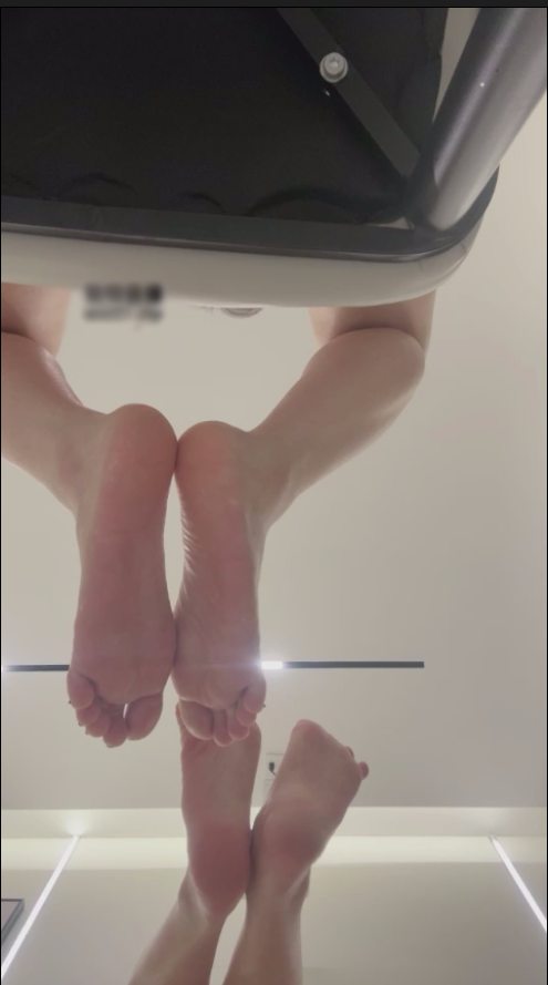 玩物直播桃欣S-20250424 第一视角-ATM榨成骨灰也得贡下【1V】【833MB百度云】