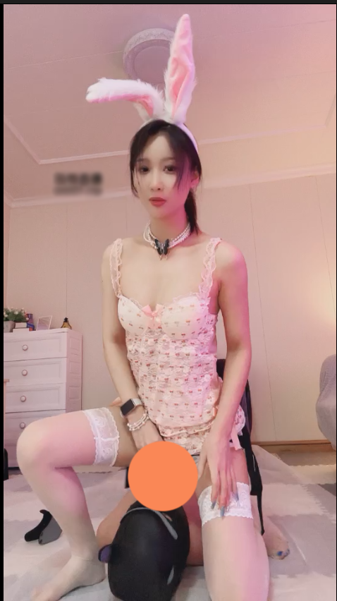 玩物直播猫神-2025-04-10口水坐脸舔脚：兔女郎投喂四爱圣水【1V】【693MB百度云】