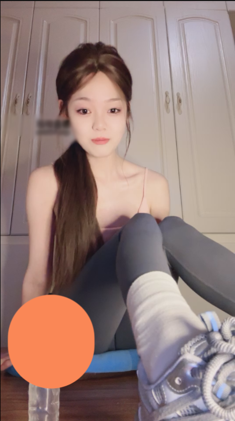 玩物直播楚楚-2025-04-11第 一视角白袜裸足脚底红绿灯：瑜伽裤臀榨倒计时【1V】【830MB百度云】