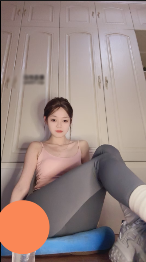 玩物直播楚楚-2025-04-11第 一视角白袜裸足脚底红绿灯：瑜伽裤臀榨倒计时【1V】【830MB百度云】