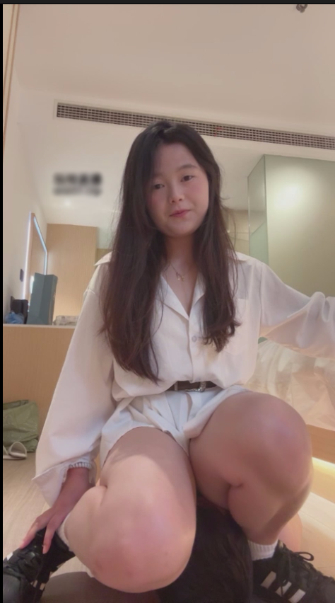 玩物直播子熙大人-20250518 板鞋踩踏【1V】【943MB百度云】