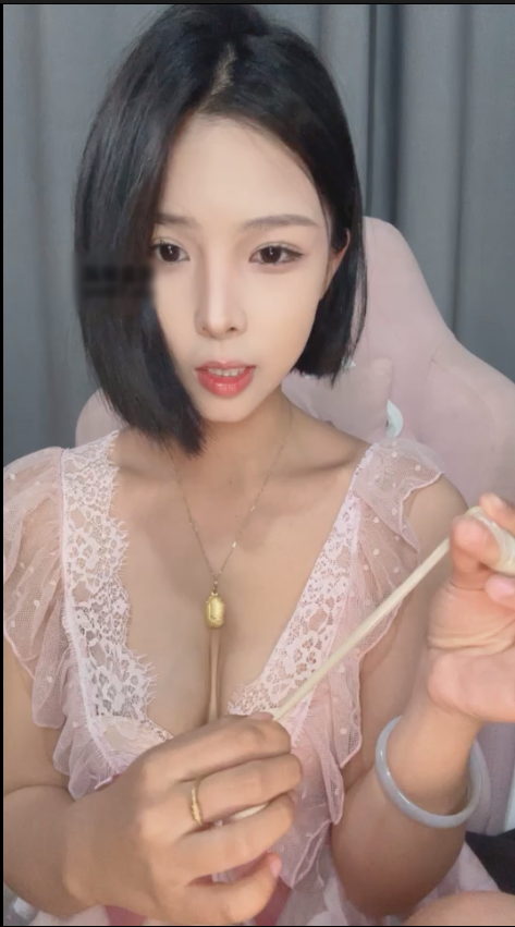 玩物直播河南苏苏-2025-04-12第一视角胸榨绿帽羞辱【1V】【648MB百度云】
