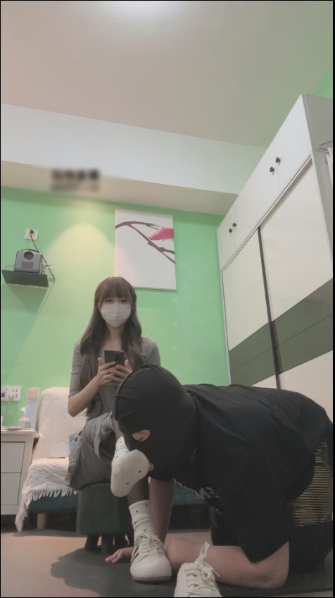 玩物直播鹿可-2025-04-10第一视角白袜黑丝调 教：超臭棉里丝圣水调教【1V】【611MB百度云】