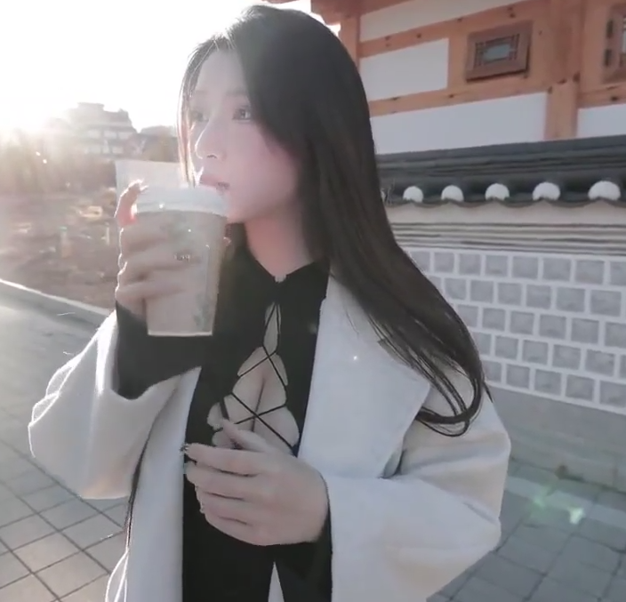 台湾甜妹-艾瑪Emma-新 雪白巨乳韩国性爱旅游（1V,183M）