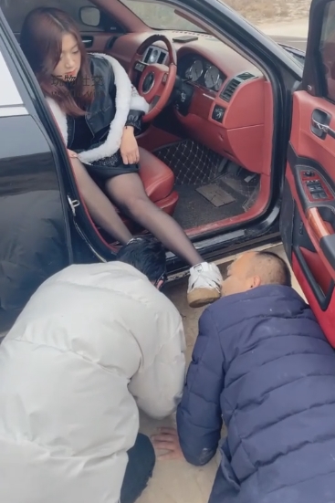 调教-兰州苏苏_劳拉女神_户外1v600mb20min