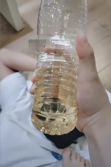 足控调教-夏彤S-坐脸窒息赏赐圣水舔脏鞋裸足踩踏 _1v700mb