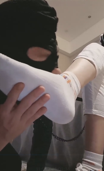 足控调教-多多 一个脚奴舌尖上的美味1v410mb20min