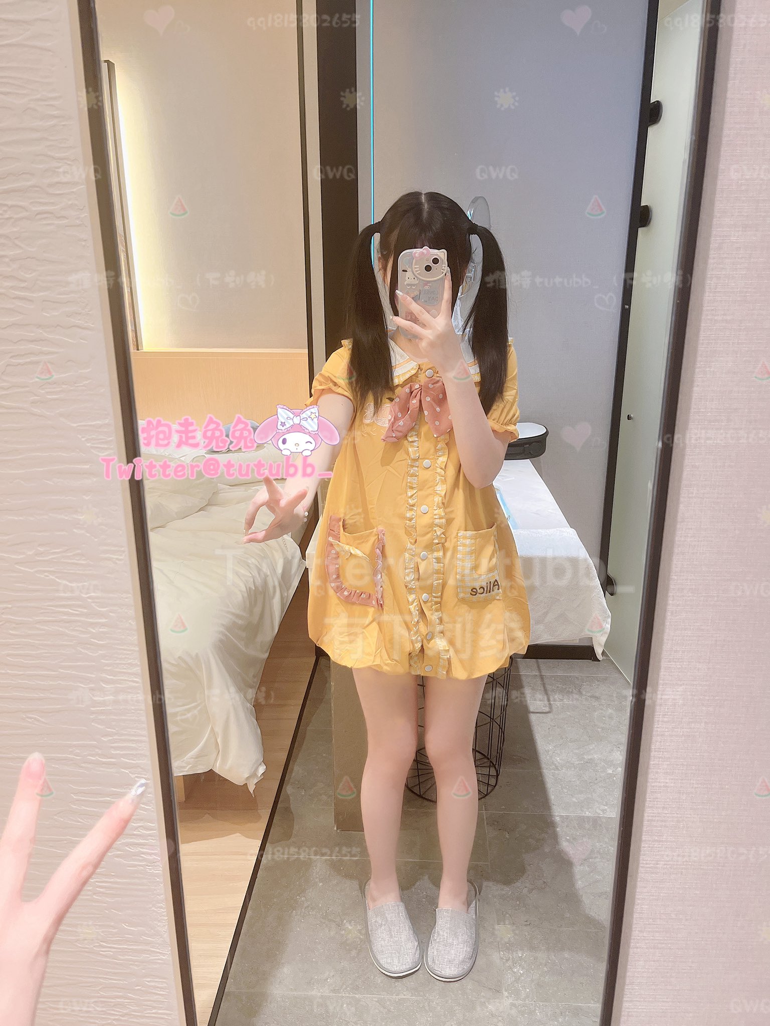 极品粉嫩白虎美穴双马尾小骚货【抱走兔兔】沾了兔兔淫水的棒棒糖哥哥要吃吗？甜甜的骚骚的哦~勾人小妖精太诱人 24P+4V 38M