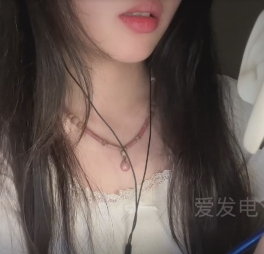 小泡小泡 番茄酱舔耳 1V155M百度盘