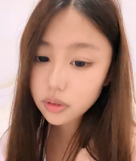 真●美乳！【柒萌小玉】邻家骚妹妹奶子超漂亮大尺度掰逼