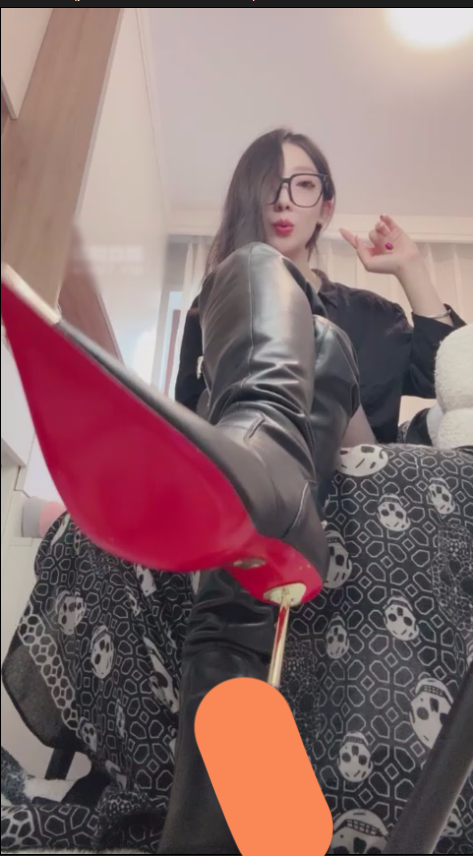 玩物直播夏夏-20250525 第一视角-乳母绿妻无限辱骂【1V】【426MB百度云】