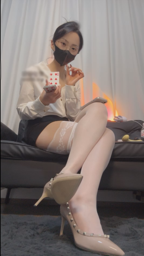 玩物直播晚晚-2024-12-07 扑克骰子香水憋气🚥【1V】【1.09G百度云】