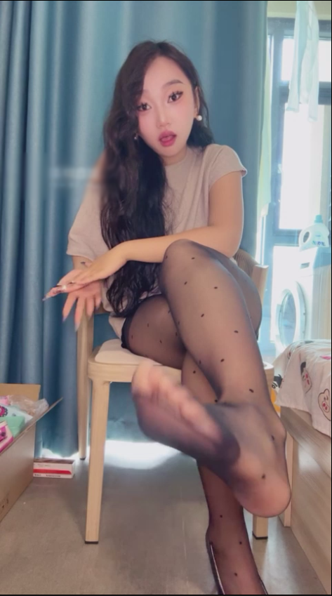 玩物直播美酱S-20250531 第一视角-奶头红绿灯，无限榨【1V】【1.21G百度云】