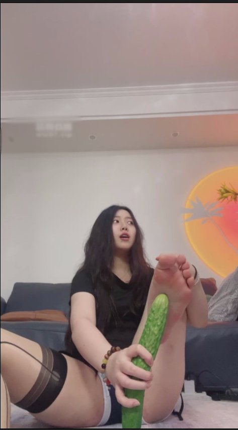 玩物直播 - 一一S 20250612 死在妈妈肉丝臀下也值了！【1V】【873MB百度云】