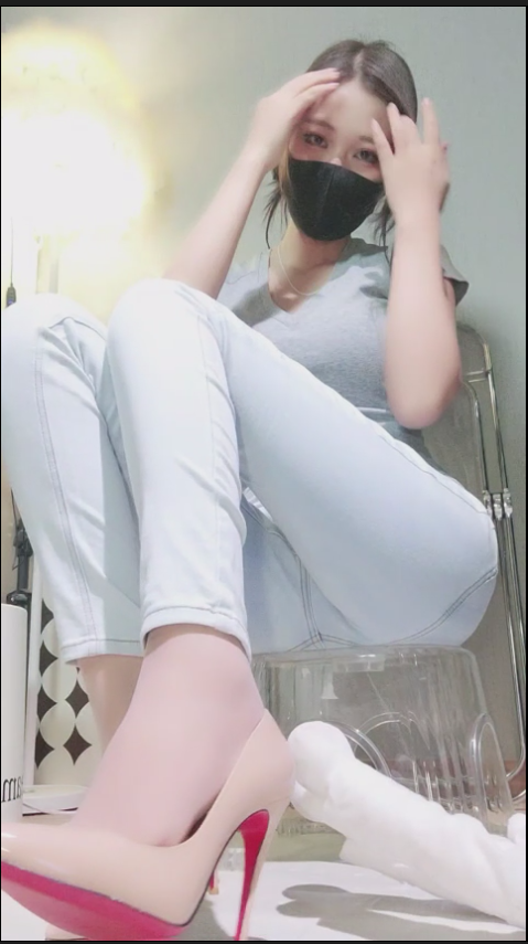 淘露直播白桃S-20250609 第一视角-深夜榨取~裤里肉丝艹嘴 【1V】【549MB百度云】