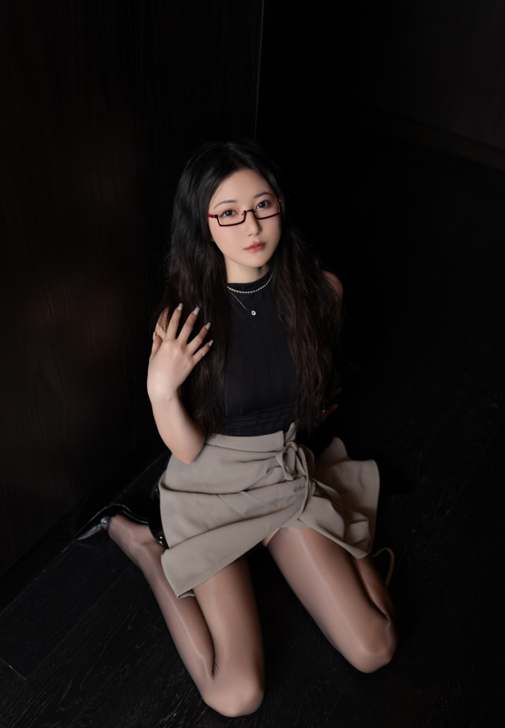 鱼子酱Fish - NO.192 眼镜娘 【120P1.29G】
