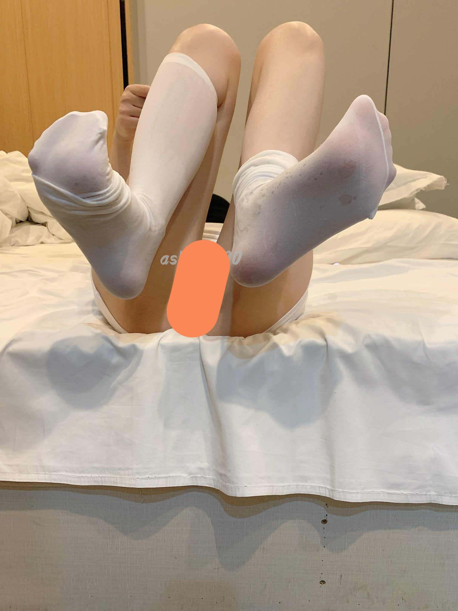 【新】Ashine诗恩 – [门槛福利] 长腿福利姬 露出自慰福利【51P+94V】【803MB百度云】