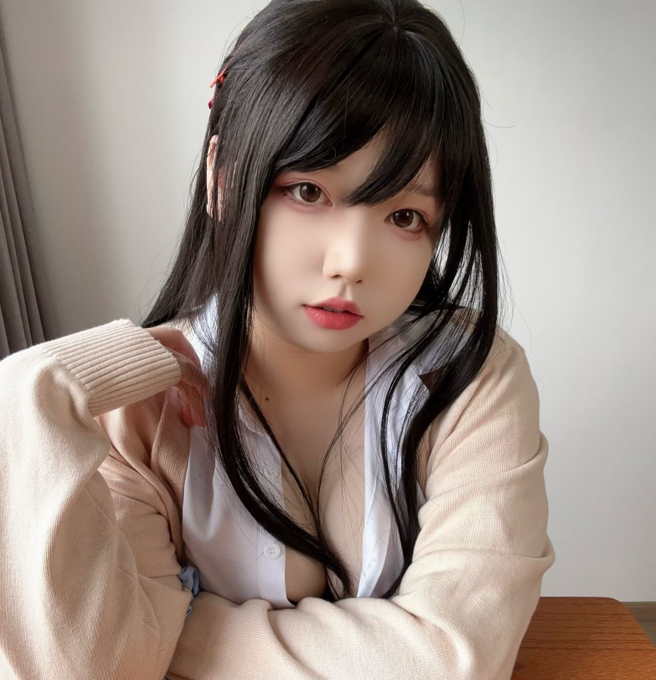 我又饿啦w 鸽鸽咕咕JK自慰黑丝cosplay