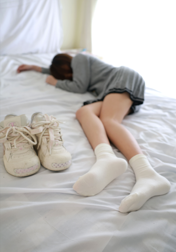 IMZSOCK爱美足 - 小点心 - 超短裙性感私房棉袜裸足 【121P1V0.8G】