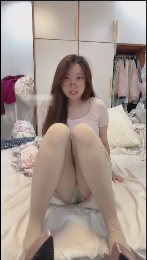玩物直播萱子趾白-20250701 第一视角-初恋女友竟是媚黑【1V】【921MB百度云】
